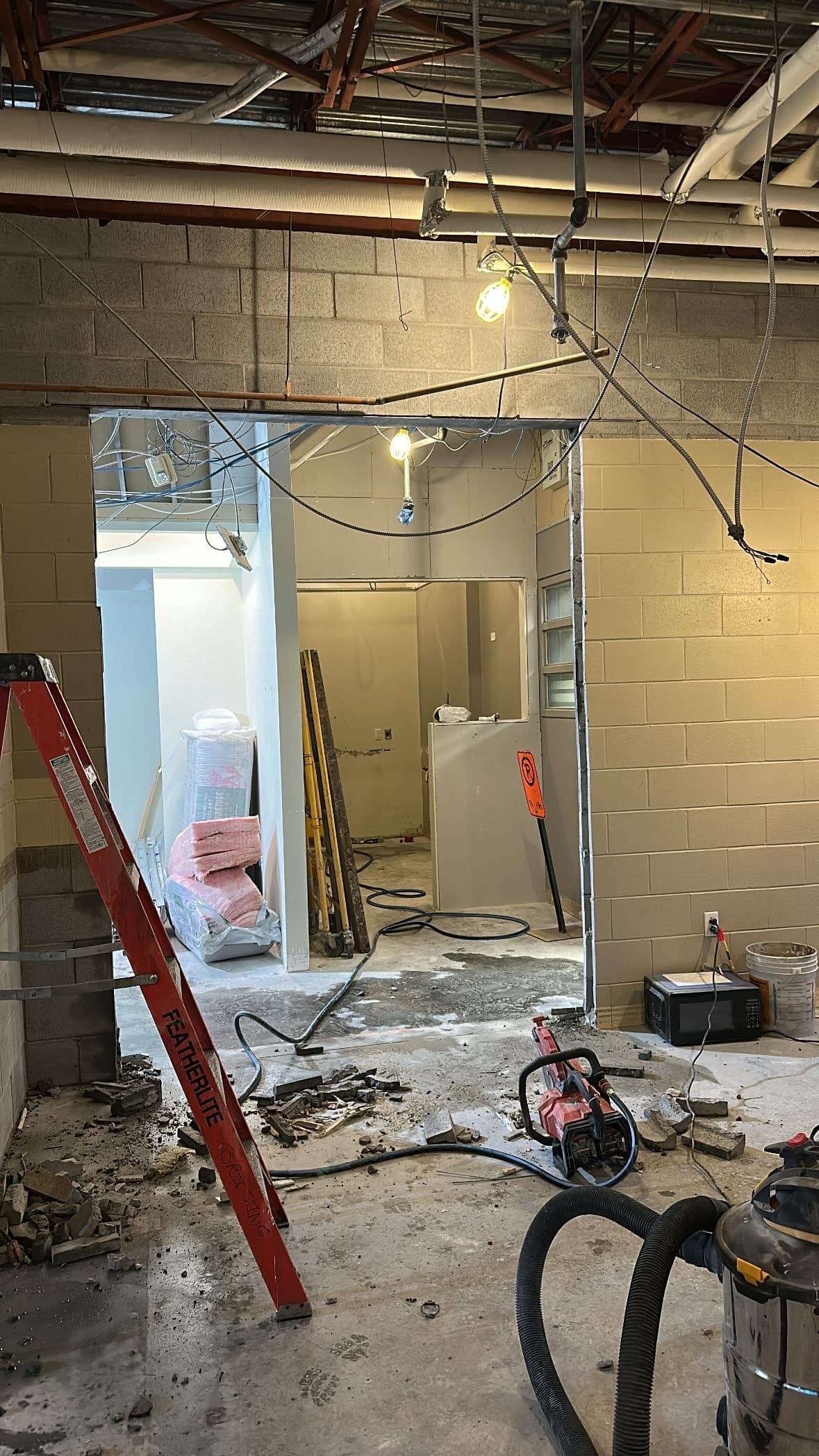 Démolition sélective — Réaménagement de bureaux